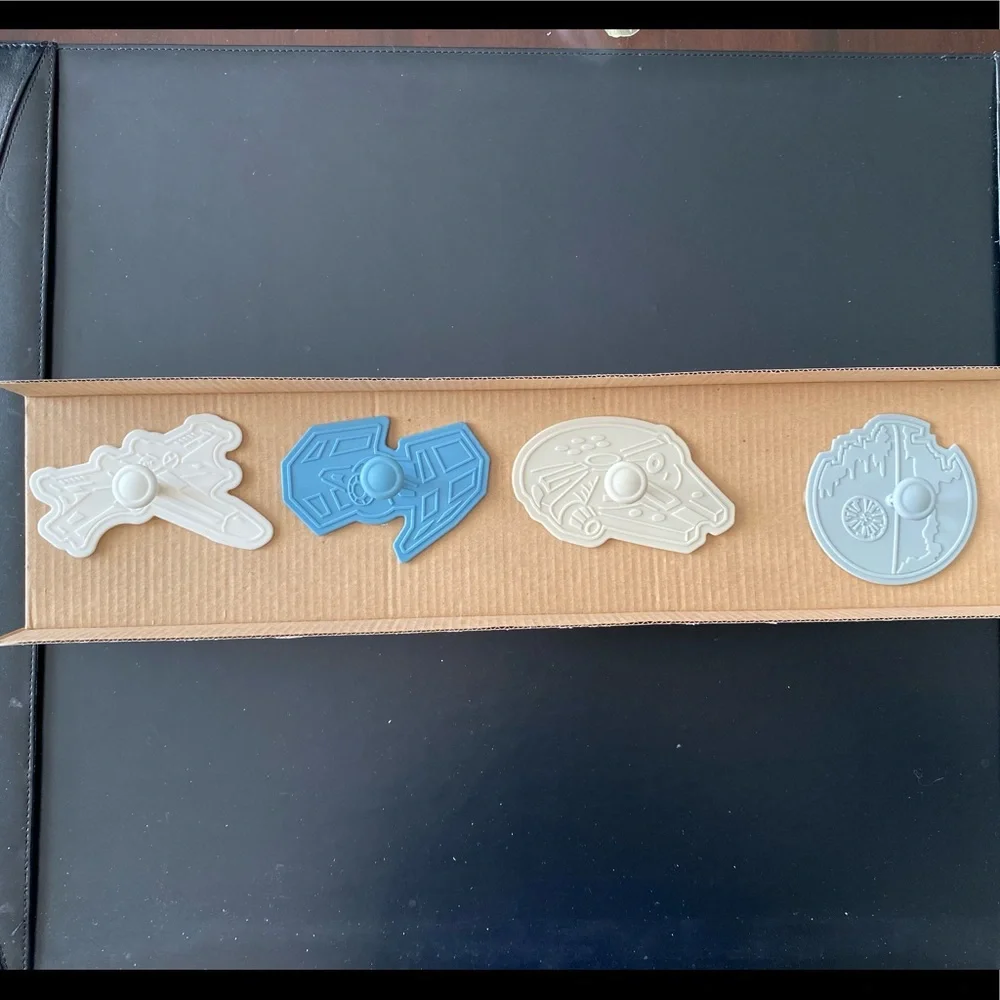 Williams Sonoma Star Wars cookie cutters New in Box
